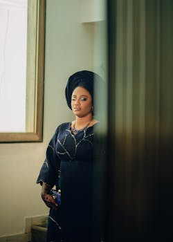  凝望那把土；张呈明散文中的故乡情怀与时代回响。 文化旅游