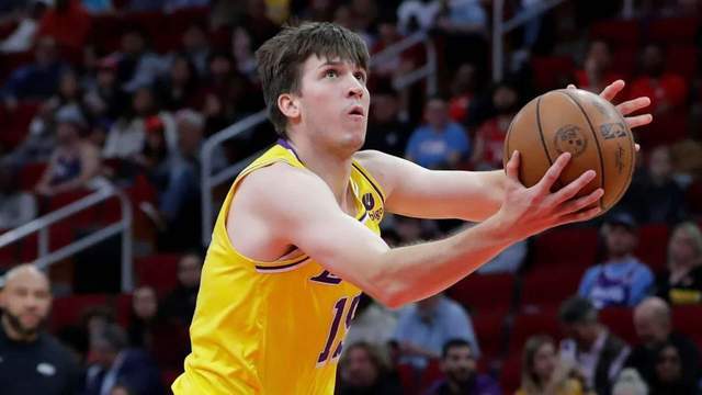  【深度解码】从60顺位到西部核心：里夫斯的技术跃迁方法论 体育新闻