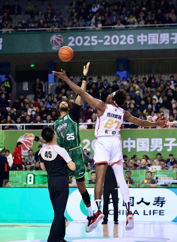  最后25秒的战术迷局：CBA教练临场决策的深层逻辑审视 体育新闻