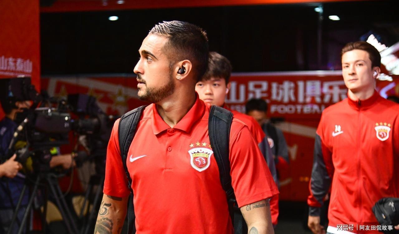  【战术复盘】残阵海港1-1逼平泰山的深层逻辑：穆斯卡特的进攻哲学如何以弱胜强 体育新闻