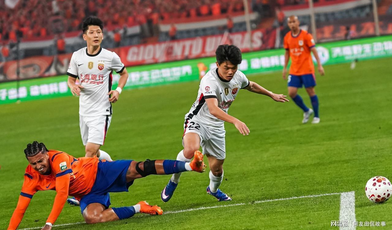  【战术复盘】残阵海港1-1逼平泰山的深层逻辑：穆斯卡特的进攻哲学如何以弱胜强 体育新闻