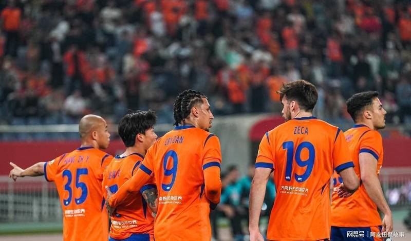  【战术复盘】残阵海港1-1逼平泰山的深层逻辑：穆斯卡特的进攻哲学如何以弱胜强 体育新闻